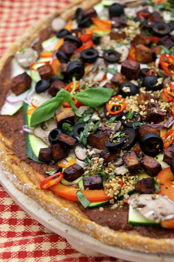 sweet-potato-crust-pizza-with-toppings