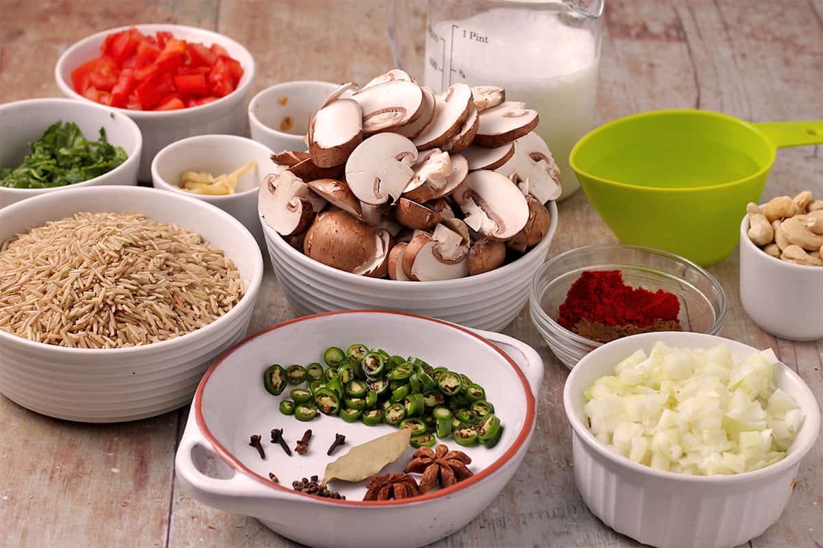 Ingredients for mushroom biryani